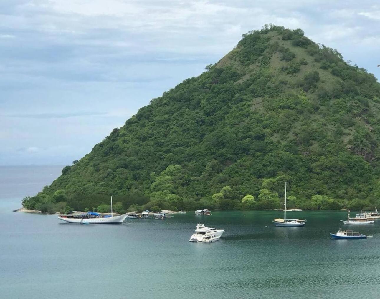 Benedict Guesthouse By Mori Hospitality Labuan Bajo Dış mekan fotoğraf