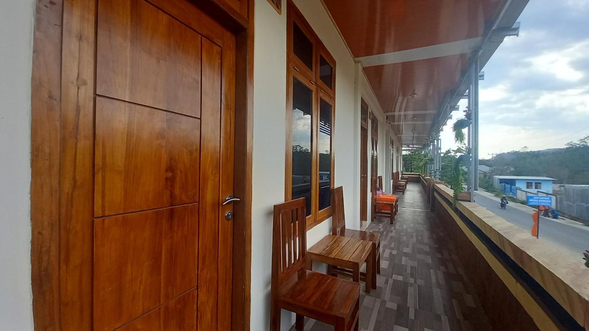 Benedict Guesthouse By Mori Hospitality Labuan Bajo Dış mekan fotoğraf