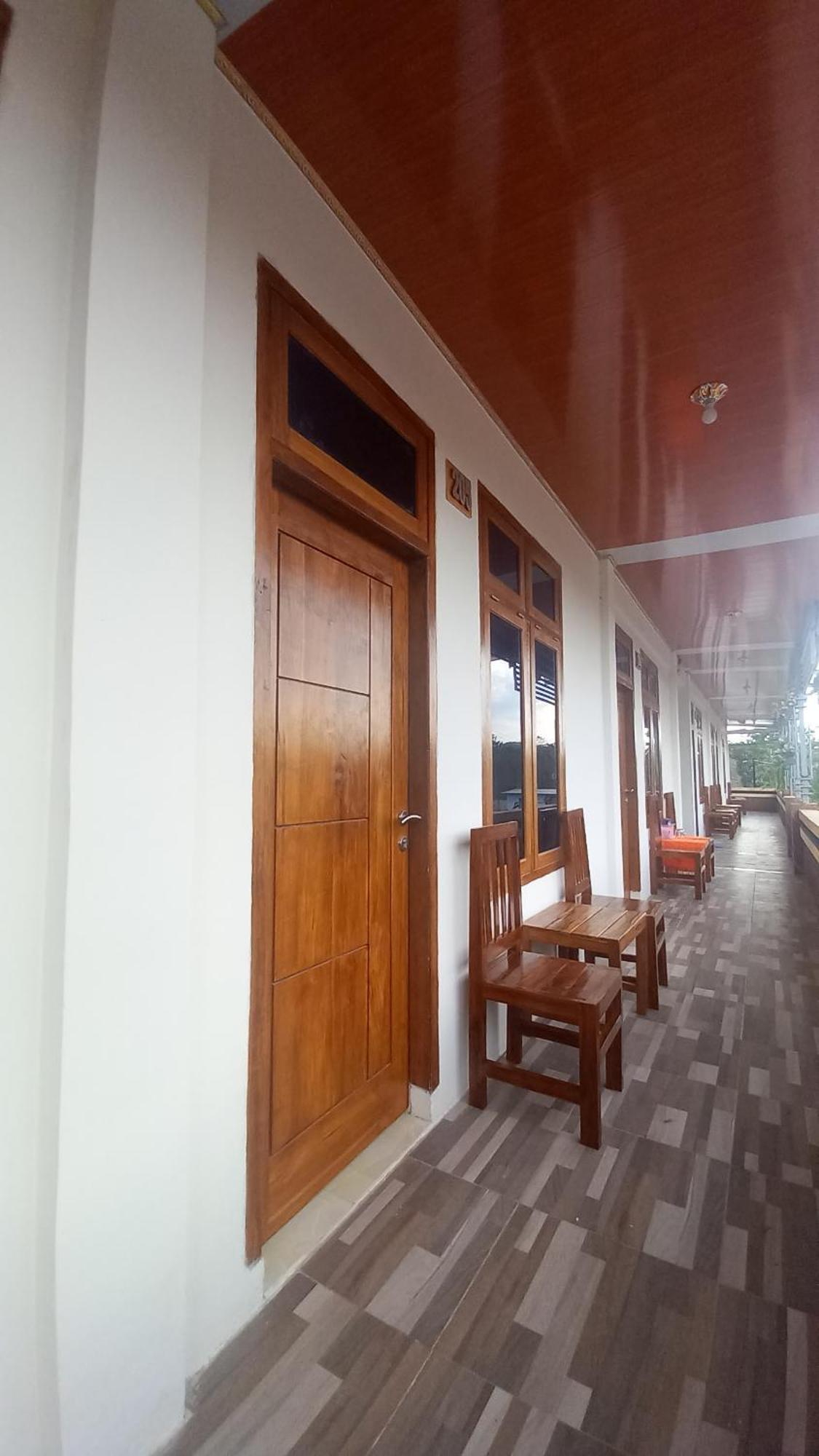 Benedict Guesthouse By Mori Hospitality Labuan Bajo Dış mekan fotoğraf